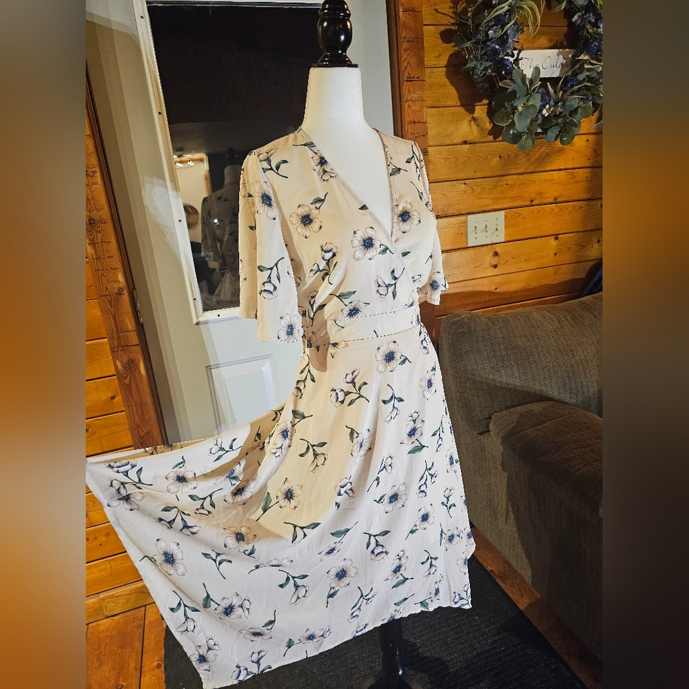 Lydelle Floral Midi Dress